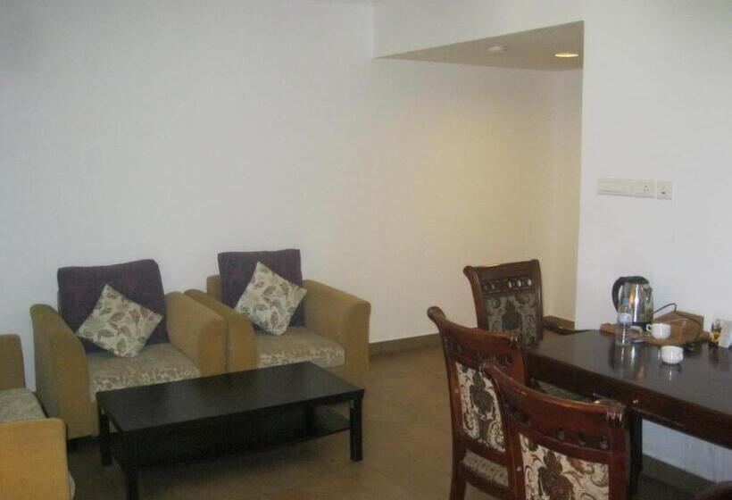 سوییت خانوادگی, Spice Grove