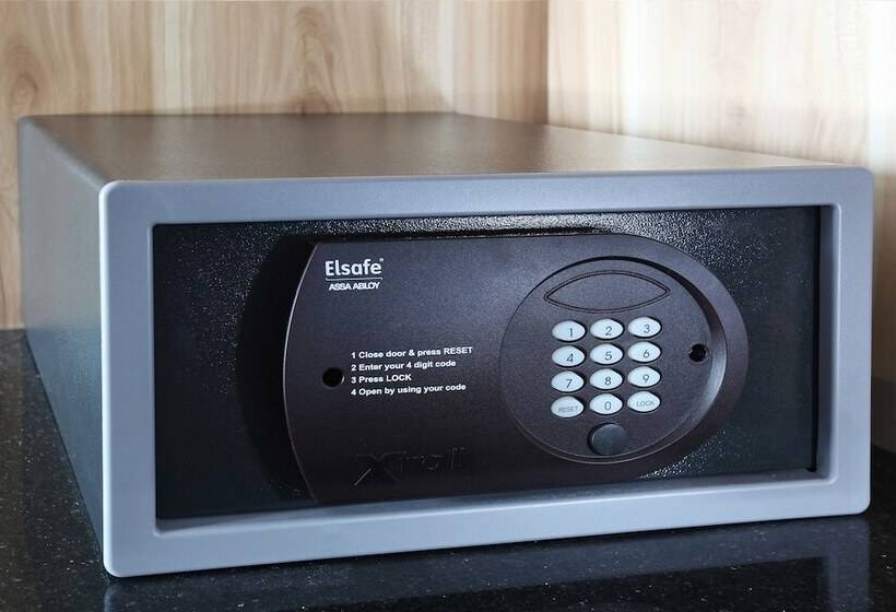 발코니 수피리어 룸, Swissbelinn Karawang