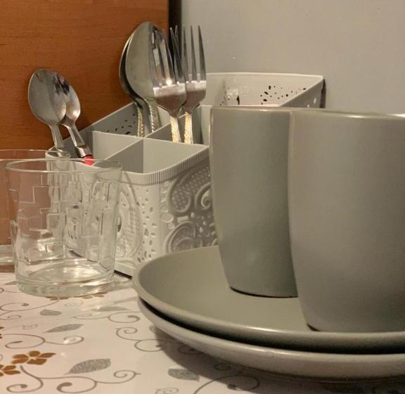 חדר אקונומי, Uyut