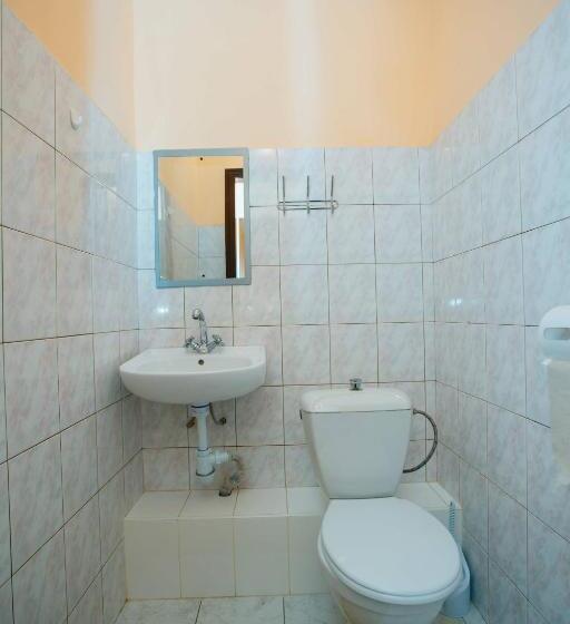 דירת חדר אקונומי, Uyut