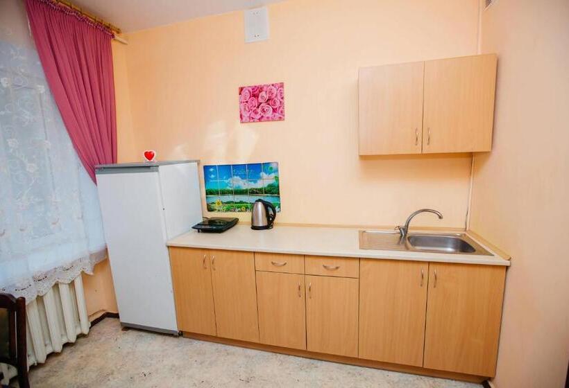 דירת חדר אקונומי, Uyut