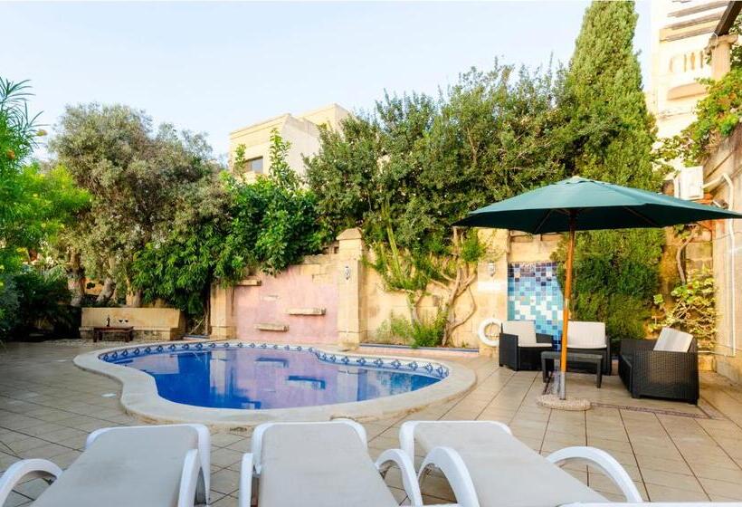 اتاق استاندارد با بالکن, Il Wileġ Bed & Breakfast
