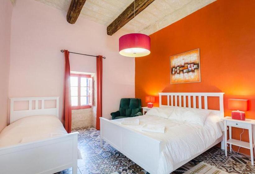 اتاق سوپریور سه تخته, Il Wileġ Bed & Breakfast