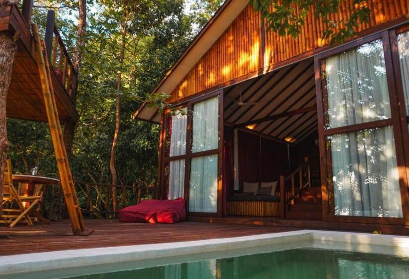 اتاق استاندارد با بالکن, Japamala Resort By Samadhi Age 12 And Above Only