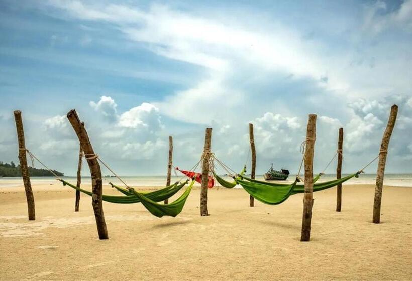 Семейное Бунгало, Palm Beach Bungalow Resort