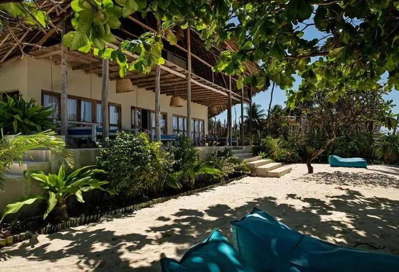 سوئیت جونیور با چشم‌انداز باغ, Upendo Beach Boutique Hotel Zanzibar