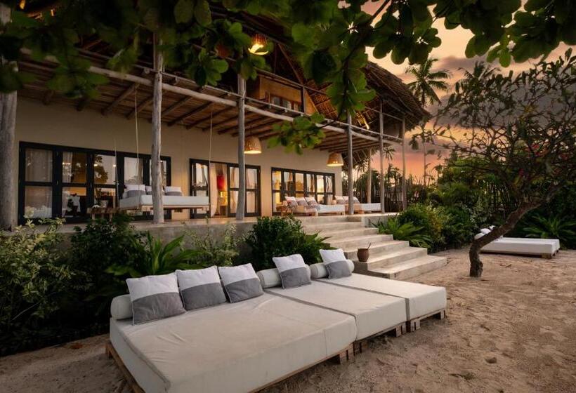 سوئیت جونیور با چشم‌انداز باغ, Upendo Beach Boutique Hotel Zanzibar