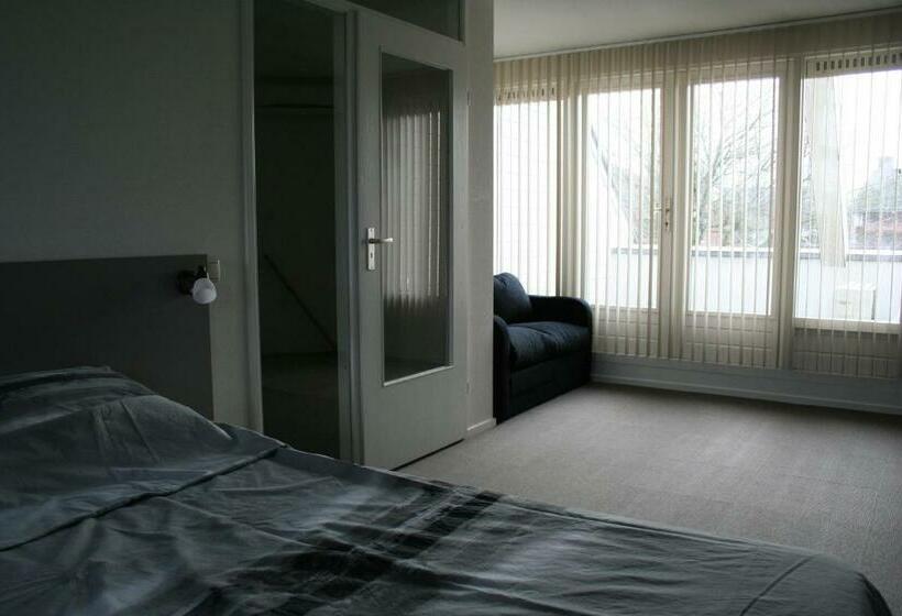 غرفة ديلوكس ثلاثية, Thorn B&b