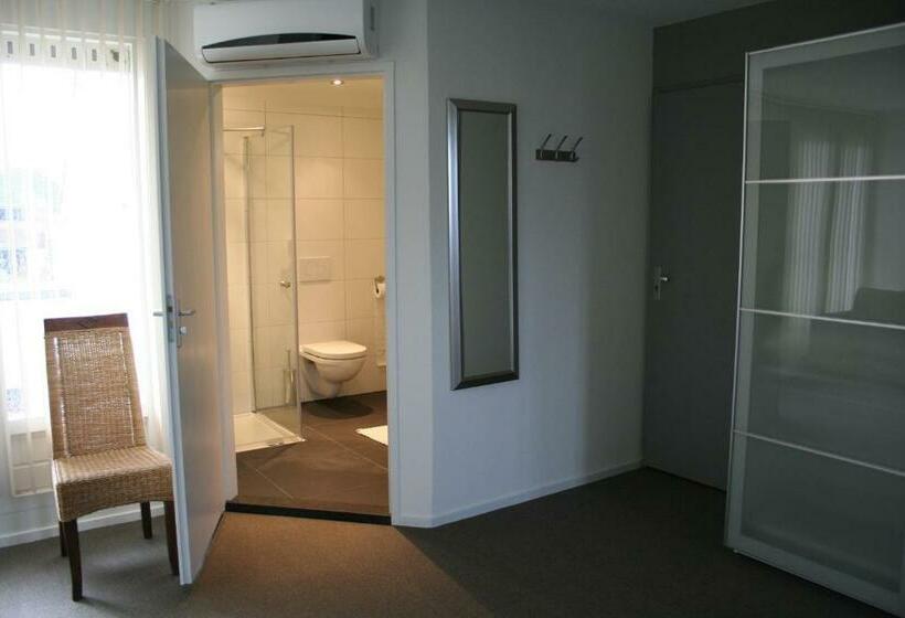 غرفة ديلوكس ثلاثية, Thorn B&b