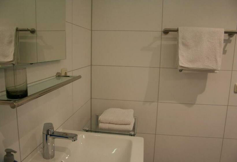 غرفة ديلوكس, Thorn B&b