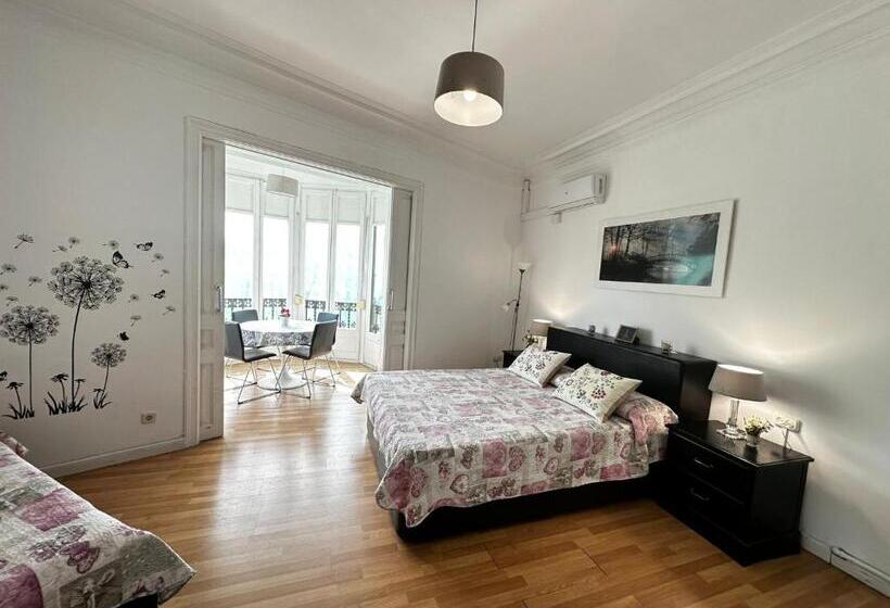 اتاق استاندارد چهارنفره با بالکن, Bailen Rooms