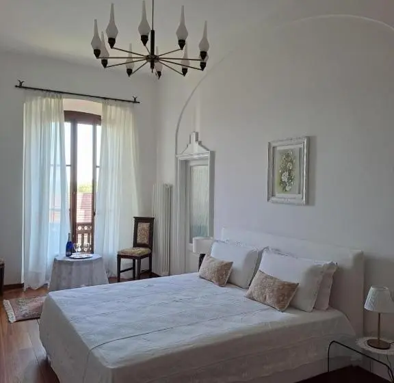 اتاق استاندارد با چشمانداز دریاچه, Il Giardino Di Sofia