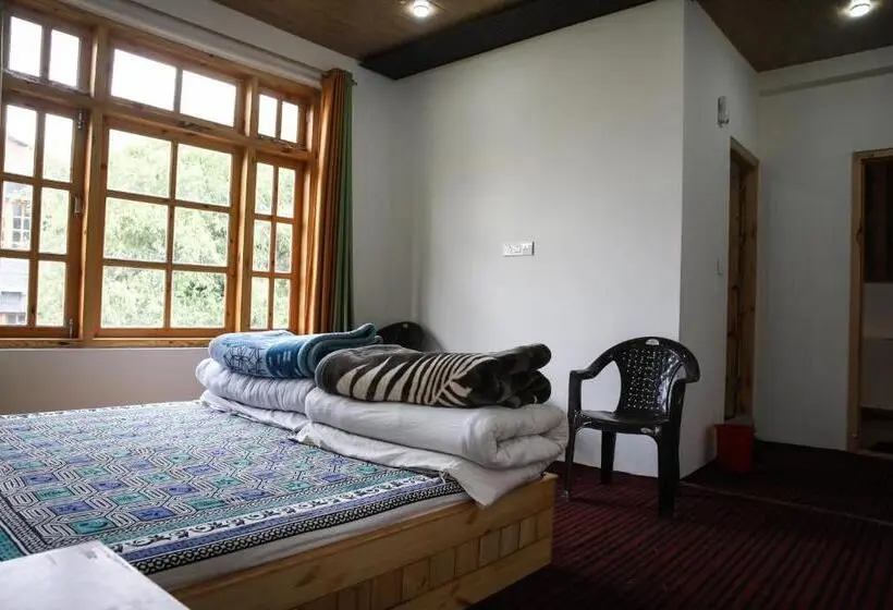 デラックスルーム, Bros Hostel & Cafe, Sissu