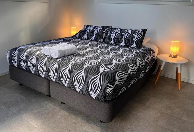 스탠다드 룸 킹사이즈 침대, Buchan Motel