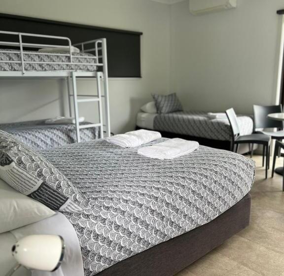 패밀리 룸 산 전망, Buchan Motel