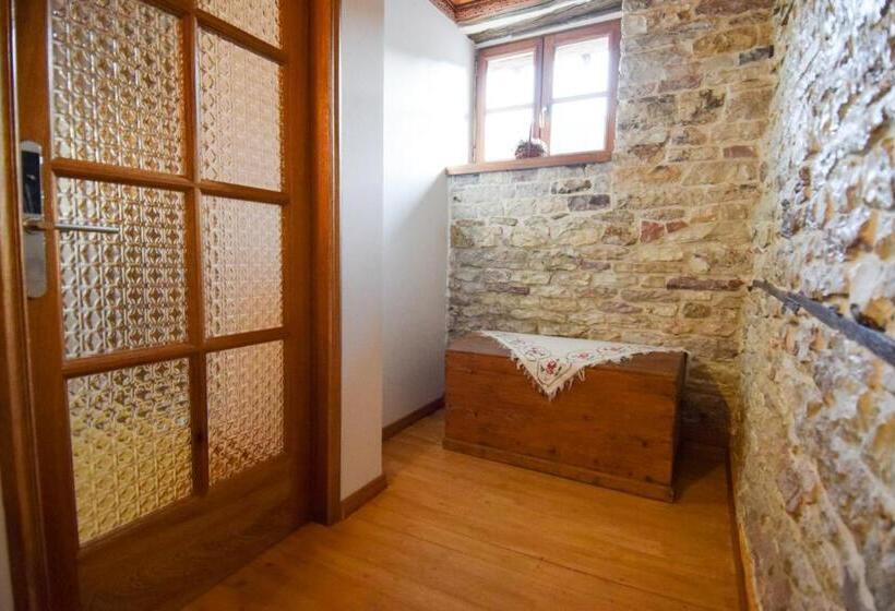 جناح مزود بجاكوزى, Aqueduct Inn