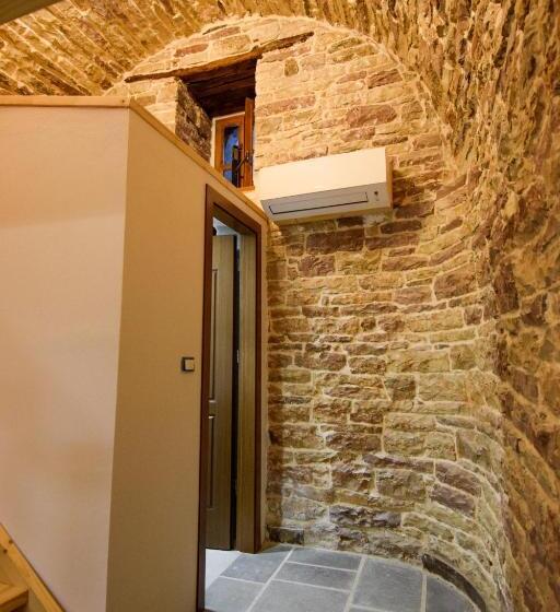 جناح عائلي, Aqueduct Inn