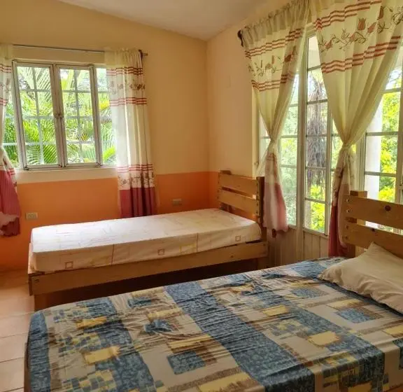ファミリールーム, Hostal El Jardín De Los Anturios
