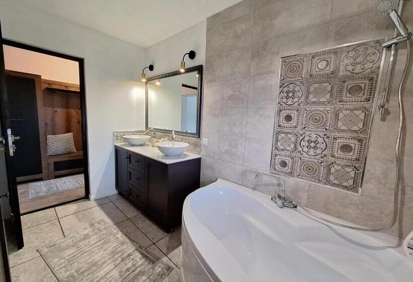 스탠다드 룸 킹사이즈 침대, Jazz House