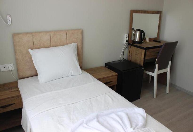 غرفة قياسية فردية, Polem Otel