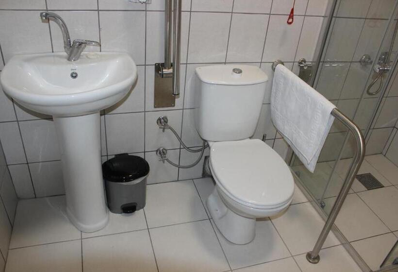 غرفة قياسية ثلاثية, Polem Otel