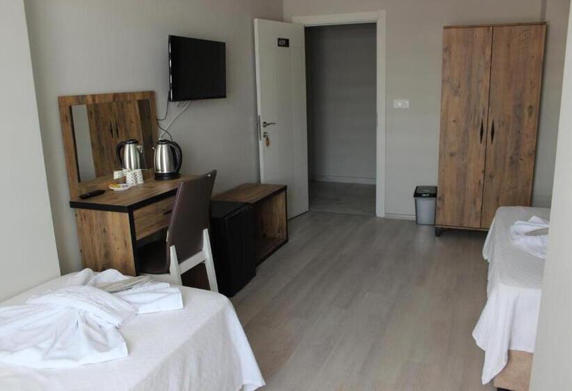 غرفة قياسية ثلاثية, Polem Otel