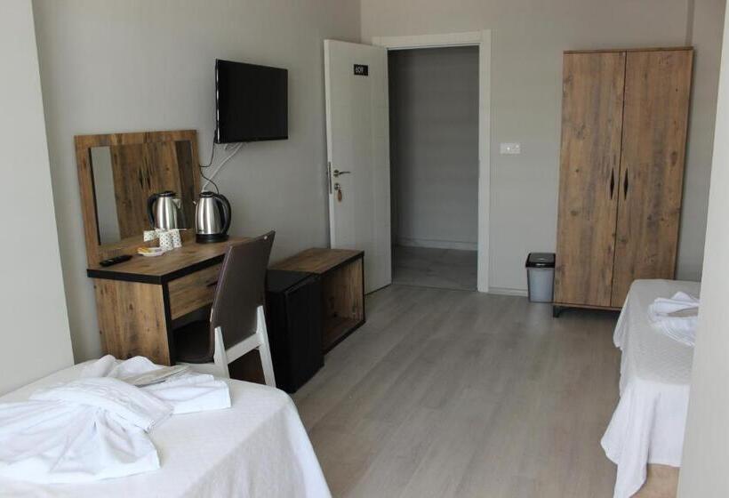 标准三人间, Polem Otel