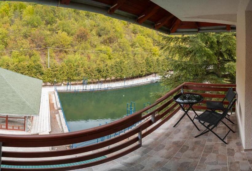 اتاق استاندارد با چشمانداز کوهستان, Ramallah Resort