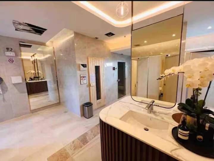 آپارتمان لوکس 2 خوابه, The Astra Sky River 2bd Cozy Room 45 Sqm Night Bazaar Old Town