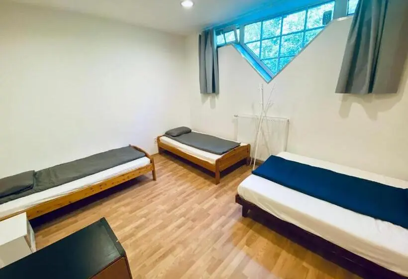 4-Bett-Standardzimmer Geteiltes Bad, Dokk Agárd