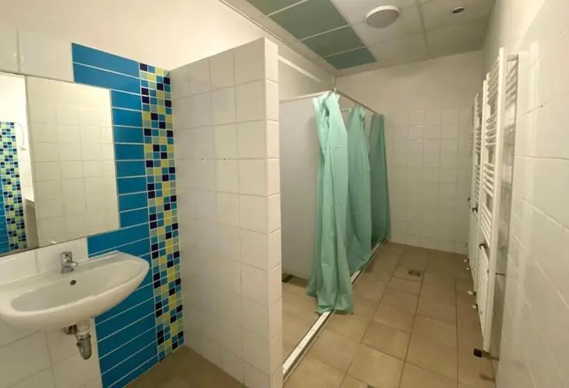 Familienzimmer Geteiltes Bad, Dokk Agárd