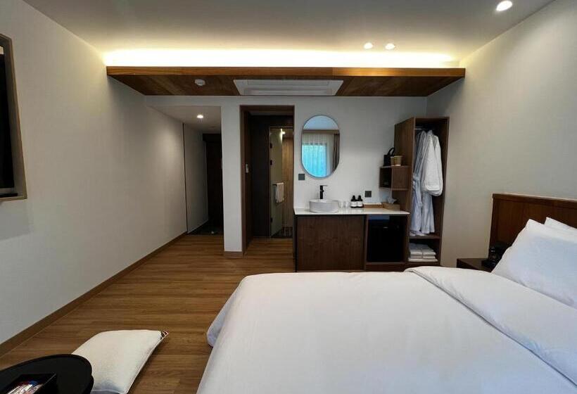 디럭스 룸, Ganwoljae