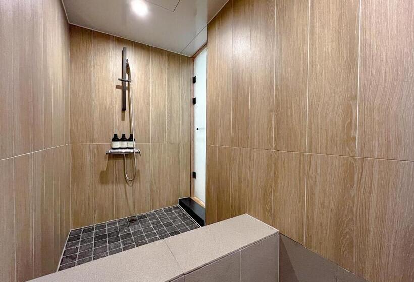 스탠다드 룸 킹사이즈 침대, Ganwoljae