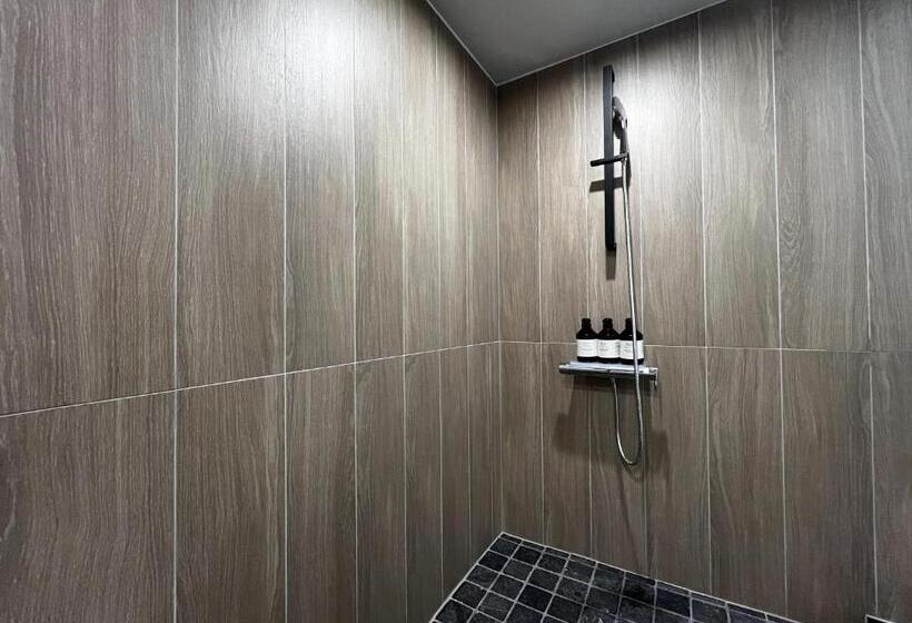 스탠다드 룸 킹사이즈 침대, Ganwoljae