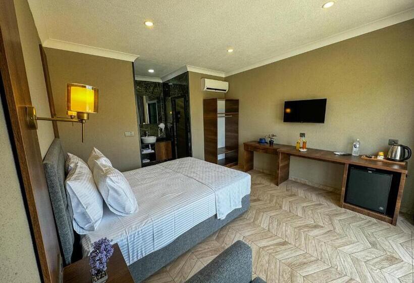 Трехместный Номер Стандарт Вид на Сад, Gargaron Beach