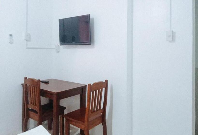 Семейный Номер, Reddoorz At Rachael Pension House