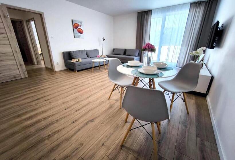شقة غرفة نوم واحدة مزودة بشُرفة, Apartmány Karpatia S Privátnym Parkovaním