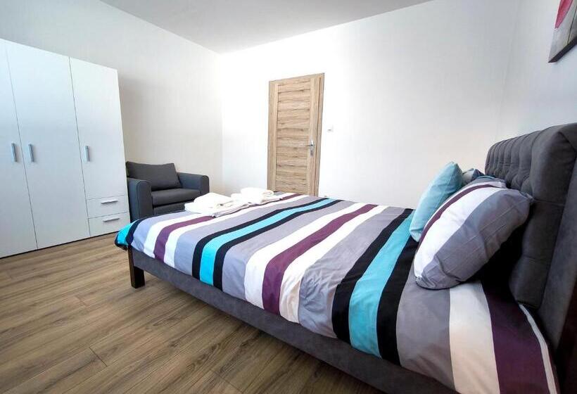 شقة غرفة نوم واحدة مزودة بشُرفة, Apartmány Karpatia S Privátnym Parkovaním