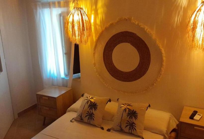 חדר סטנדרט נוף לגינה, Oikos Guesthouse & Rooftop