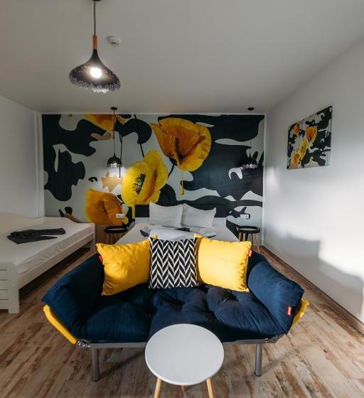 اتاق استاندارد با تخت بزرگ, Pensiune Carpați