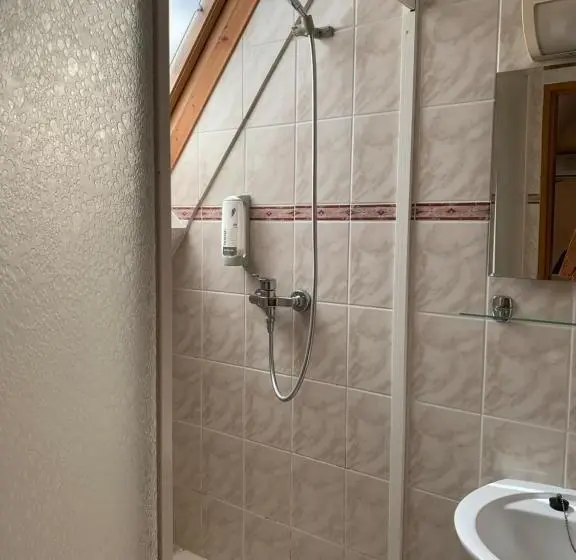 スタンダードルーム, Púšť Rekreačné Stredisko