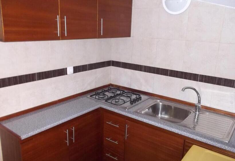 اتاق استاندارد سه نفره, Basic