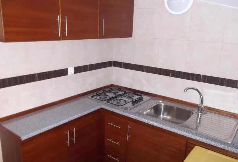 اتاق استاندارد سه نفره, Basic