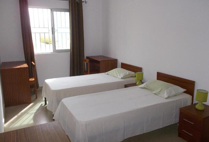 Quarto Familiar, Basic