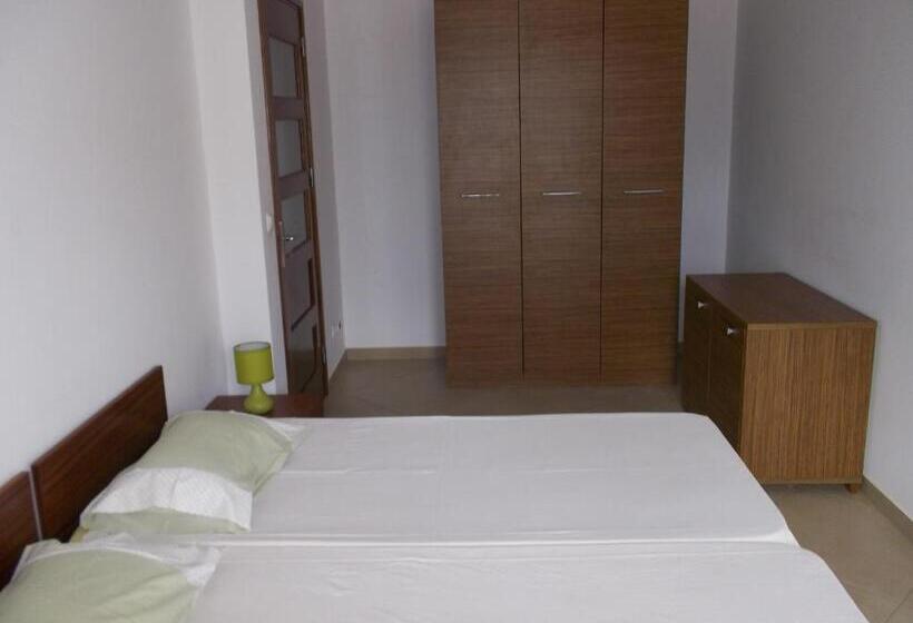 Quarto Familiar, Basic