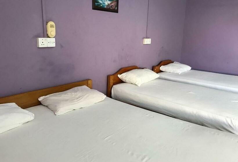 标准单人间, Gnaanams Hotel And Restaurant