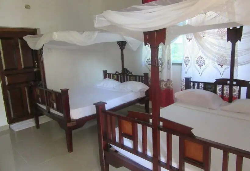 اتاق استاندارد سه نفره, Baraka Beach Bungalows