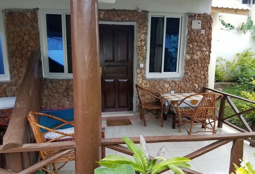 スタンダードトリプルルーム, Baraka Beach Bungalows