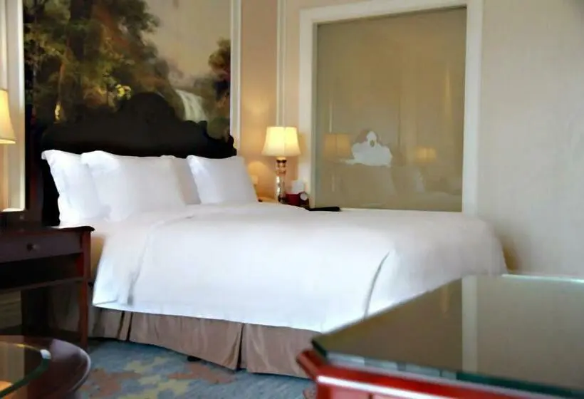 Superior-huone King-vuode, Crowne Plaza Ocean Spring Resort, An Ihg