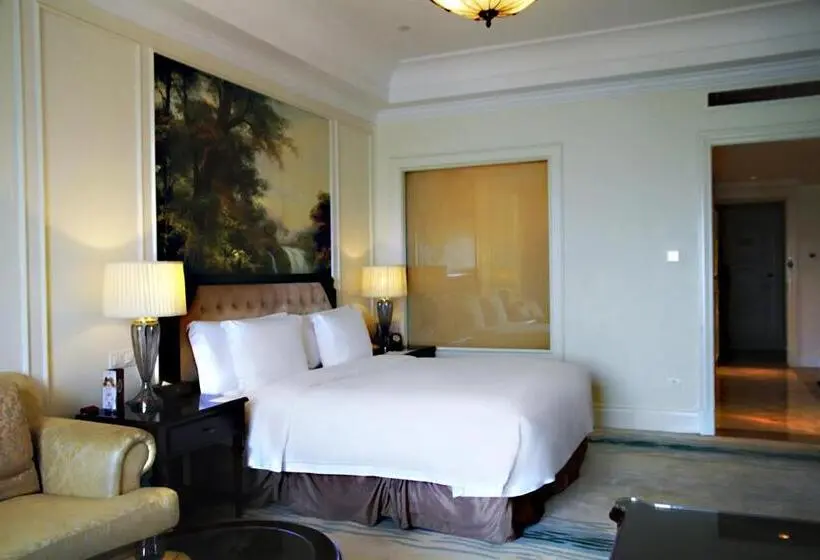 Superior-huone King-vuode, Crowne Plaza Ocean Spring Resort, An Ihg